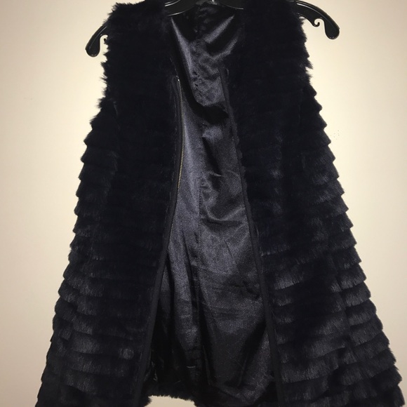 Armani Exchange Faux Fur Vest - Picture 4 of 5